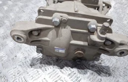 Редуктор переднего моста для Kia Sorento 2005 года на фотографиях