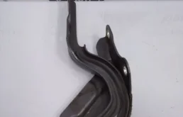 Петля капота левая для Hyundai Solaris 2021 года на фотографиях