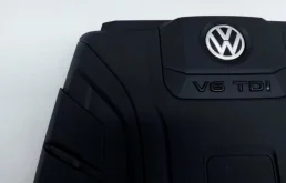 Корпус воздушного фильтра для Audi Q7 2018 года на фотографиях