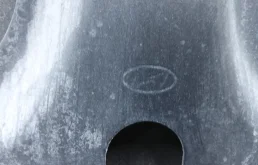 Замок капота для Hyundai Solaris на фотографиях