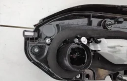 Фонарь левый для Toyota RAV4 2023 года на фотографиях