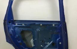 Дверь задняя левая для Audi Q7 2018 года на фотографиях