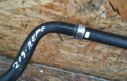 Стабилизатор поперечной устойчивости передний для Suzuki Grand Vitara 2008 года на фотографиях