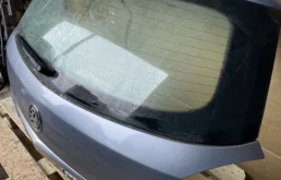 Дверь багажника для Opel Astra 2013 года на фотографиях