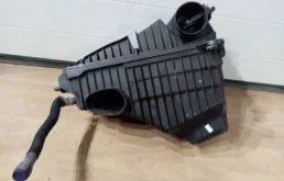 Корпус воздушного фильтра для Audi Q7 на фотографиях