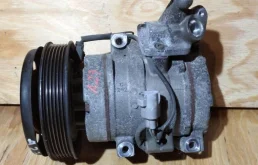 Компрессор кондиционера для Toyota RAV4 2003 года на фотографиях