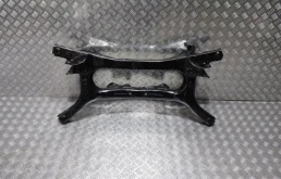 Подрамник двигателя для Toyota Corolla 2024 года на фотографиях