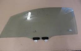 Стекла и зеркала для Honda Accord 2005 года на фотографиях