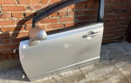 Дверь передняя левая для Honda Civic на фотографиях