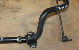 Стабилизатор поперечной устойчивости передний для Suzuki Grand Vitara 2008 года на фотографиях