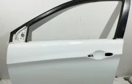 Дверь задняя (сдвижная) левая для Hyundai Solaris 2013 года на фотографиях