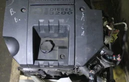 Двигатель без навесного для Mitsubishi Pajero 2014 года на фотографиях