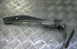 Петля капота правая для Nissan Note 2009 года на фотографиях