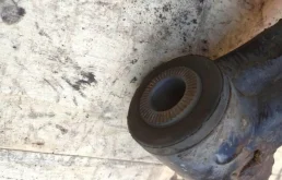 Качающийся рычаг правый для Toyota Alphard 2023 года на фотографиях