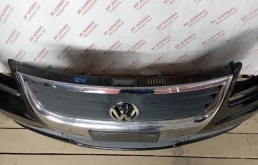 Бампер передний для Volkswagen Touran 2005 года на фотографиях