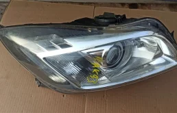 Фара правая для Opel Insignia 2008 года на фотографиях