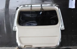 Дверь багажника для Toyota Alphard на фотографиях