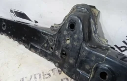 Подрамник двигателя для Toyota Corolla 2011 года на фотографиях