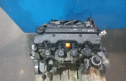 Двигатель без навесного для Honda Stream 2012 года на фотографиях