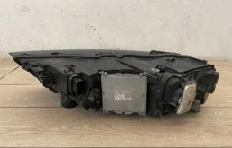 Фара ксенон правая для Audi Q7 на фотографиях