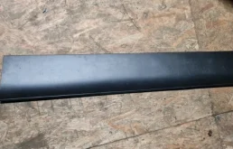 Накладка на дверь передняя левая для Audi Q7 2008 года на фотографиях