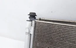 Кассета радиаторов для Hyundai Solaris 2013 года на фотографиях