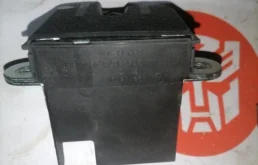 Замок багажника для Volkswagen Touran 2008 года на фотографиях