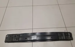 Усилитель переднего бампера для Toyota Corolla 2016 года на фотографиях