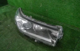 Фара правая для Toyota Highlander 2019 года на фотографиях