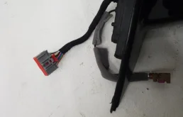 Стекла и зеркала для Land Rover Range Rover 2011 года на фотографиях