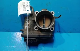 Дроссельная заслонка для Toyota RAV4 2002 года на фотографиях