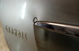 Двери для Mitsubishi Grandis 2005 года на фотографиях