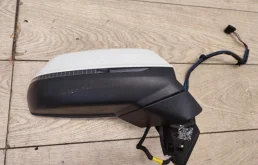 Зеркало боковое правое для Audi Q7 2020 года на фотографиях