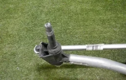 Трапеция стеклоочистителей для Renault Logan 2015 года на фотографиях