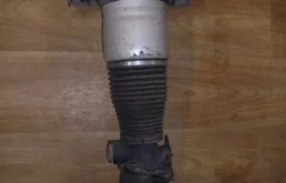 Пневмостойка передняя правая для Audi Q7 на фотографиях