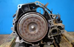 Двигатель без навесного для Honda Stream на фотографиях