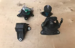 Подушка двигателя для Honda Accord 2006 года на фотографиях