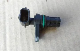 Датчик положения коленвала для Nissan X-Trail на фотографиях