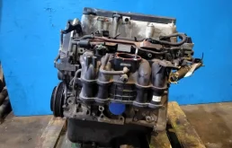 Двигатель без навесного для Honda Stream на фотографиях