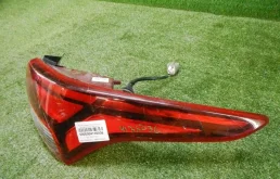 Фонарь внешний правый для Hyundai Solaris 2021 года на фотографиях