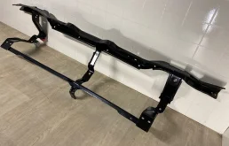 Усилитель переднего бампера для Mitsubishi Pajero Sport 2002 года на фотографиях