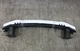 Усилитель переднего бампера для Subaru Legacy 2013 года на фотографиях