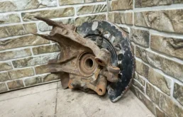 Кулак задний левый для Audi Q7 на фотографиях