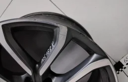 Диск колесный литой для Volvo XC90 2015 года на фотографиях