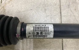 Привод задний правый для Audi Q7 2010 года на фотографиях