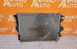 Радиатор двигателя (двс) Volkswagen Touareg 2010-2018 7P0121253A 2
