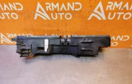 Дефлектор радиатора BMW X5 2006-2013 17118572188 E70, левый