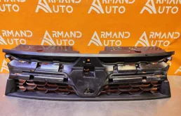 Решетка радиатора Renault Duster 2015-2021 623103564R 1
