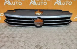 Решетка радиатора Volkswagen Passat 2014-2023 3G0853651BKZ B8