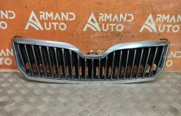 Решетка радиатора Skoda Superb 2013-2015 3T0853668B9B9 2
